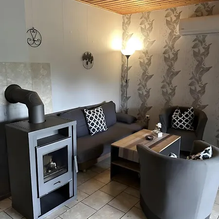Holly Holiday home